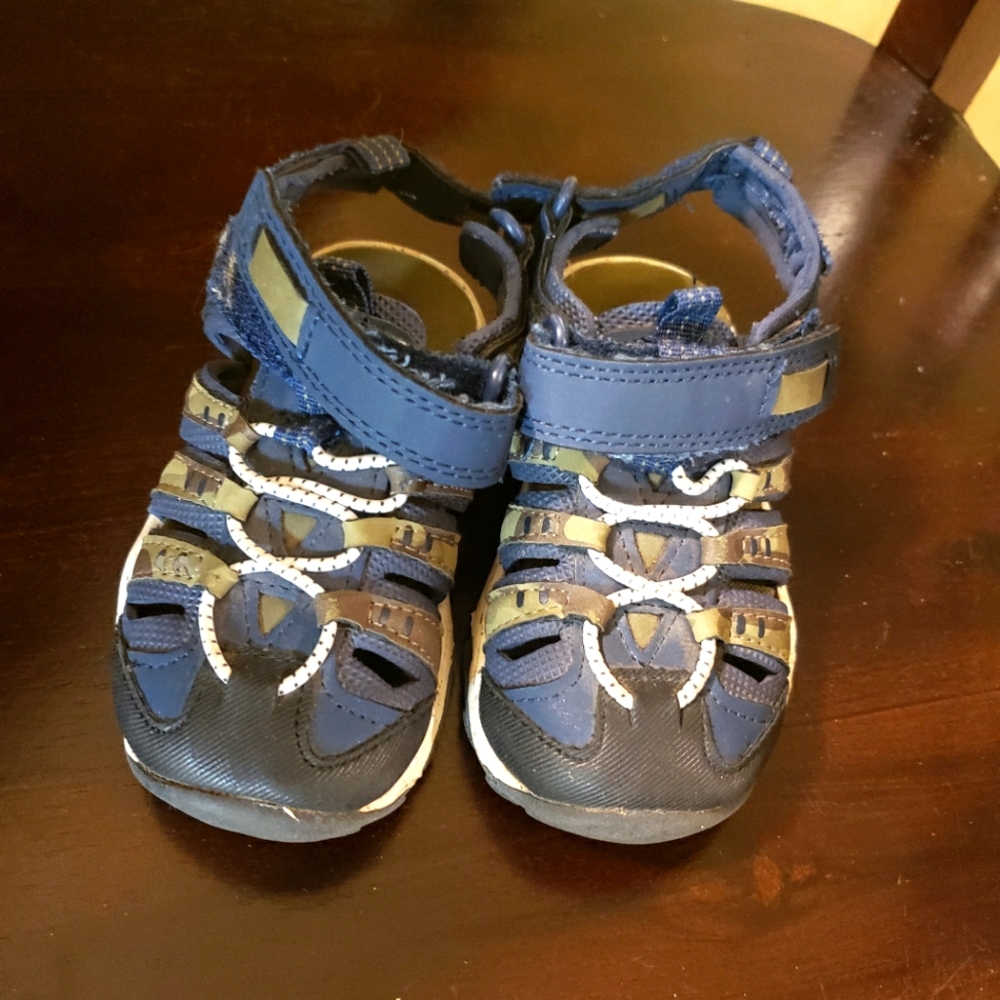 Toddler cat and jack sandals size 5